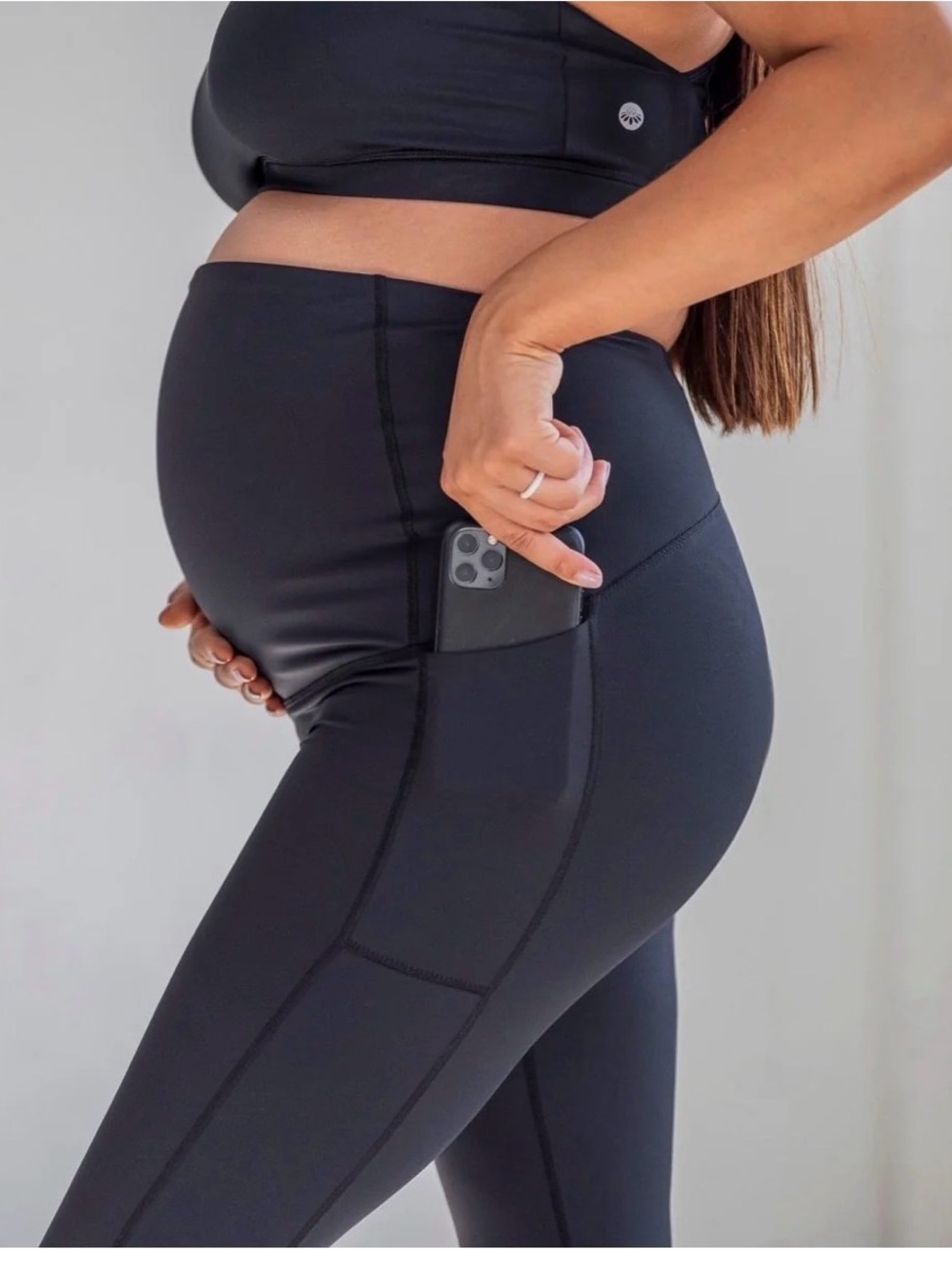 Senita Athletics Black “Lux Mamacita”Cropped Maternity Leggings Capris M